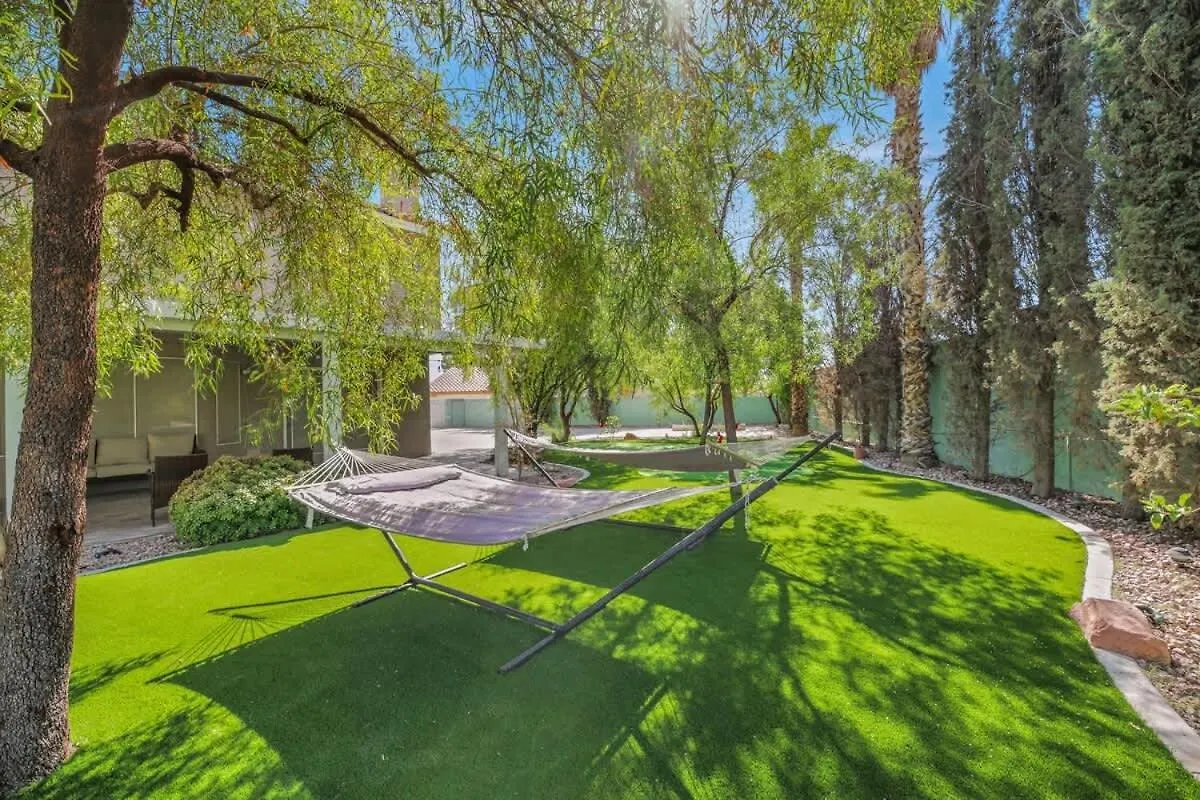 Heated Pool With Cabana & Game-Room 15 Min To Strip Las Vegas