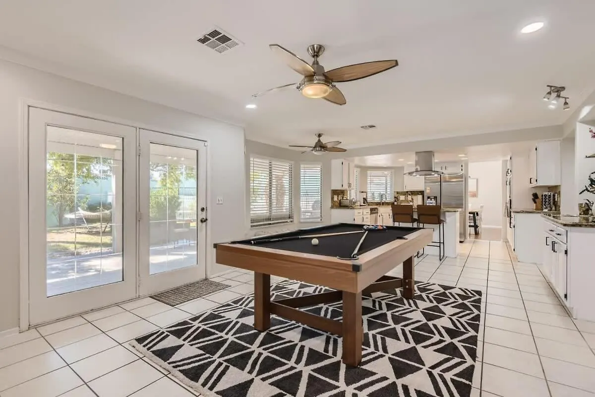 Heated Pool With Cabana & Game-Room 15 Min To Strip Las Vegas