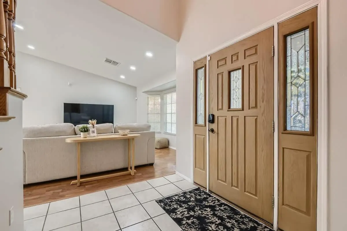 Heated Pool With Cabana & Game-Room 15 Min To Strip Las Vegas Villa